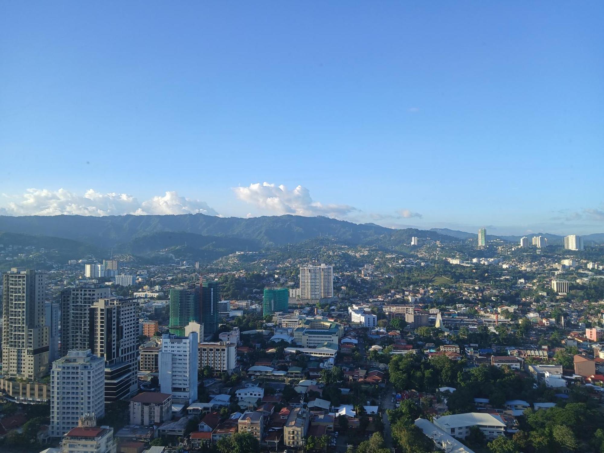 1 Bedroom 48th Floor Of Horizon 101, Corner With Sea View And Mountain View Cebu
