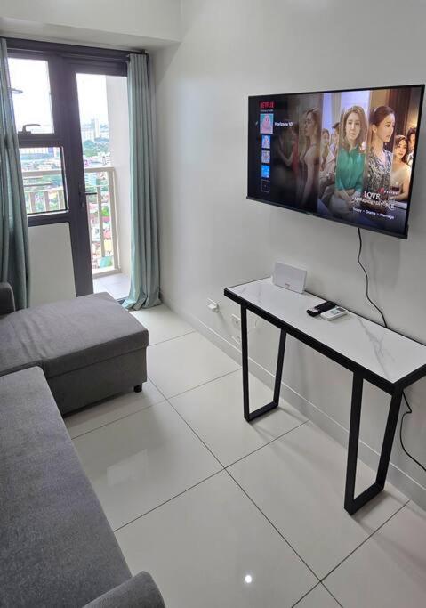 1br T2 With Balcony Panoramic View At Horizons 101 Apartment
