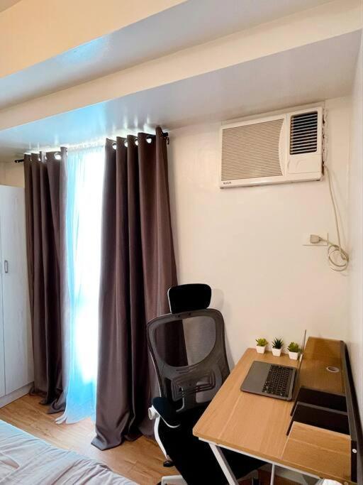 Newly Renovated Cozy Desk & View In Avida It Park Cebu