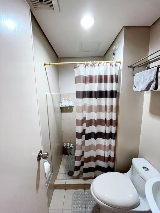 Newly Renovated Cozy Desk & View In Avida It Park Apartment