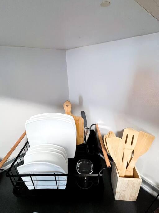 Newly Renovated Cozy Desk & View In Avida It Park Apartment *