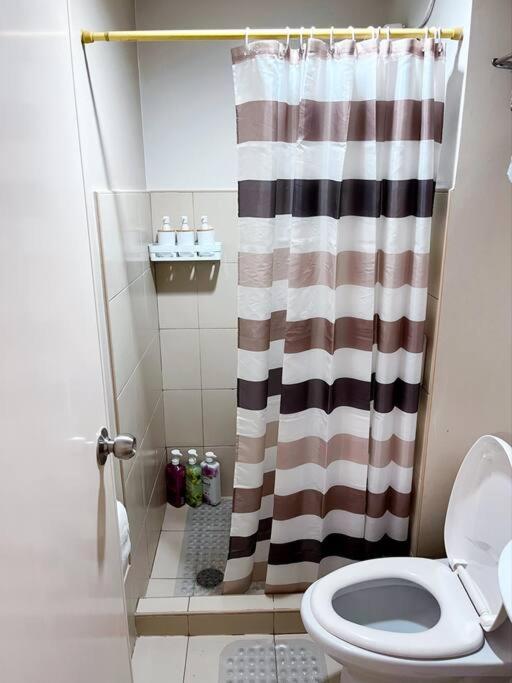 Apartment Newly Renovated Cozy Desk & View In Avida It Park *