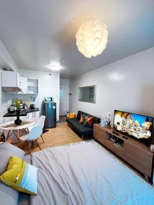 Apartment Newly Renovated Cozy Desk & View In Avida It Park