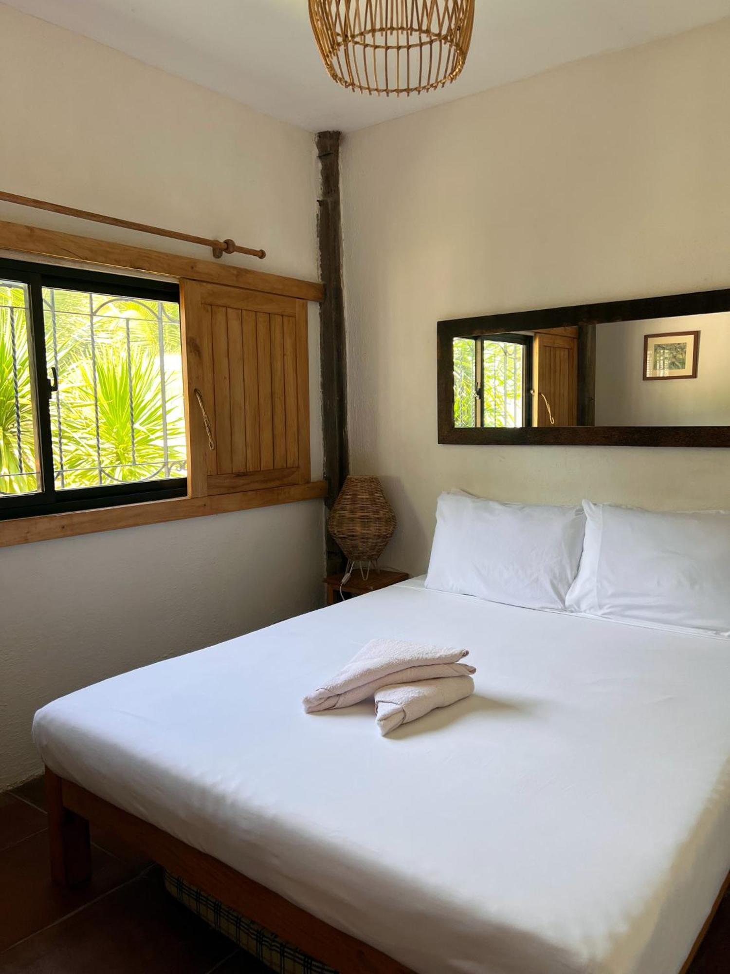 Bahay bakasyunan The Shack Private House *