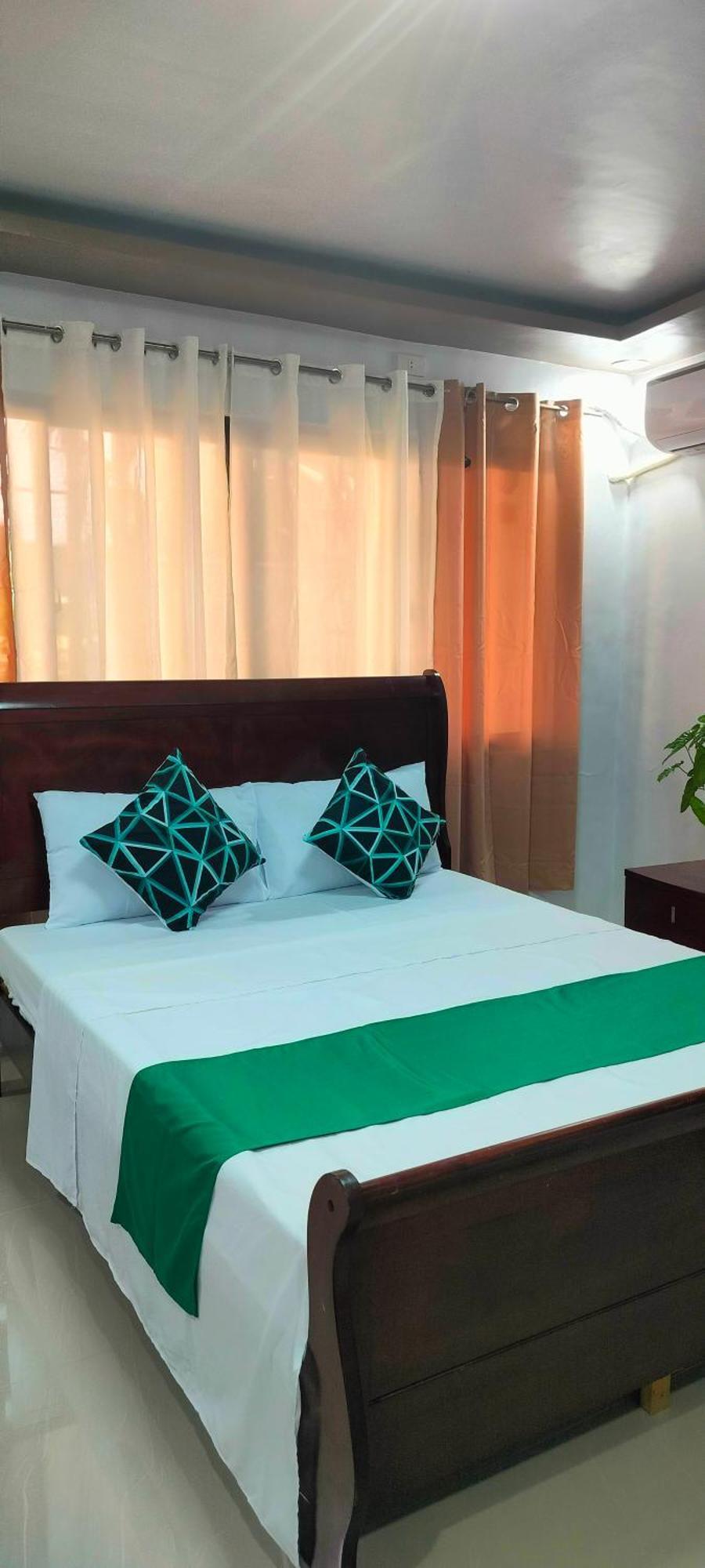 Pacifico's Hostel *