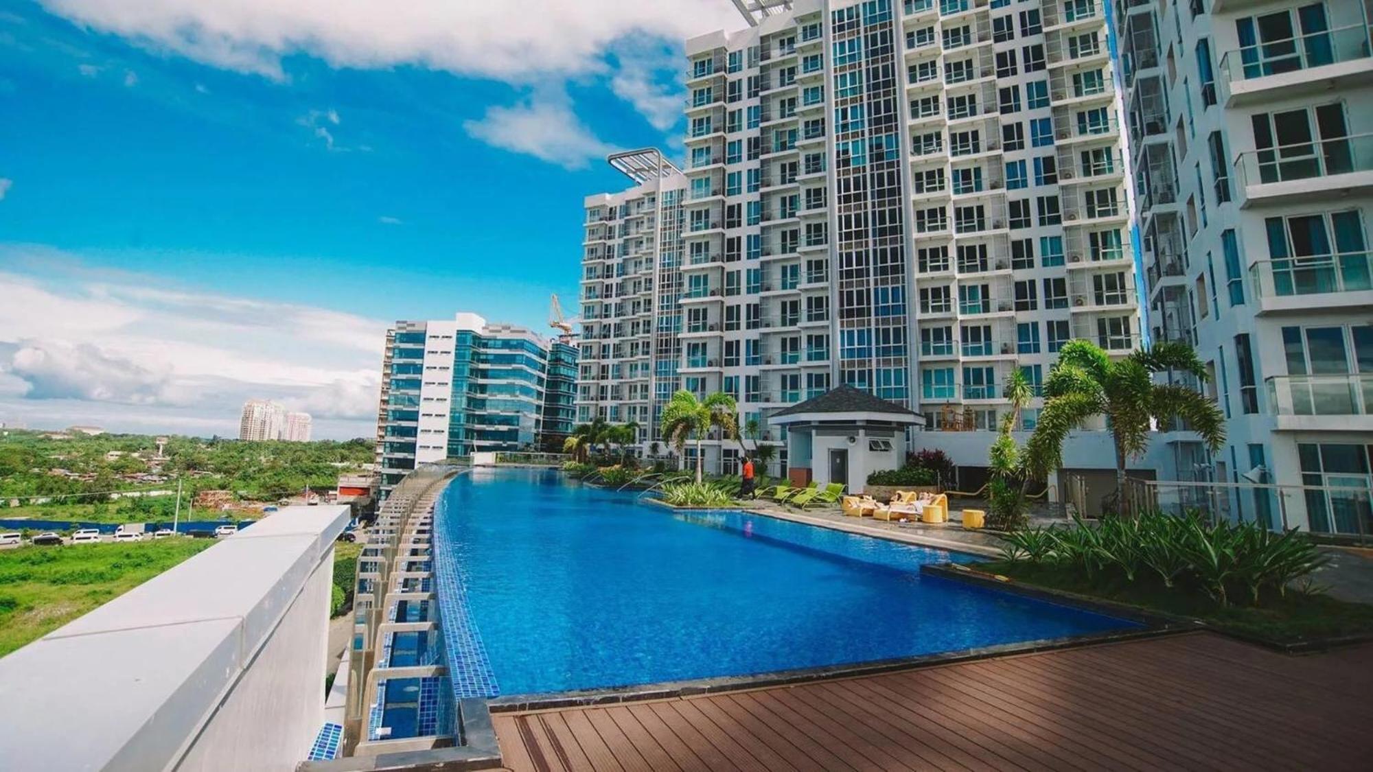 Mactan Newtown 1-bedroom Unit With Pool View And Seaview Lapu-Lapu City