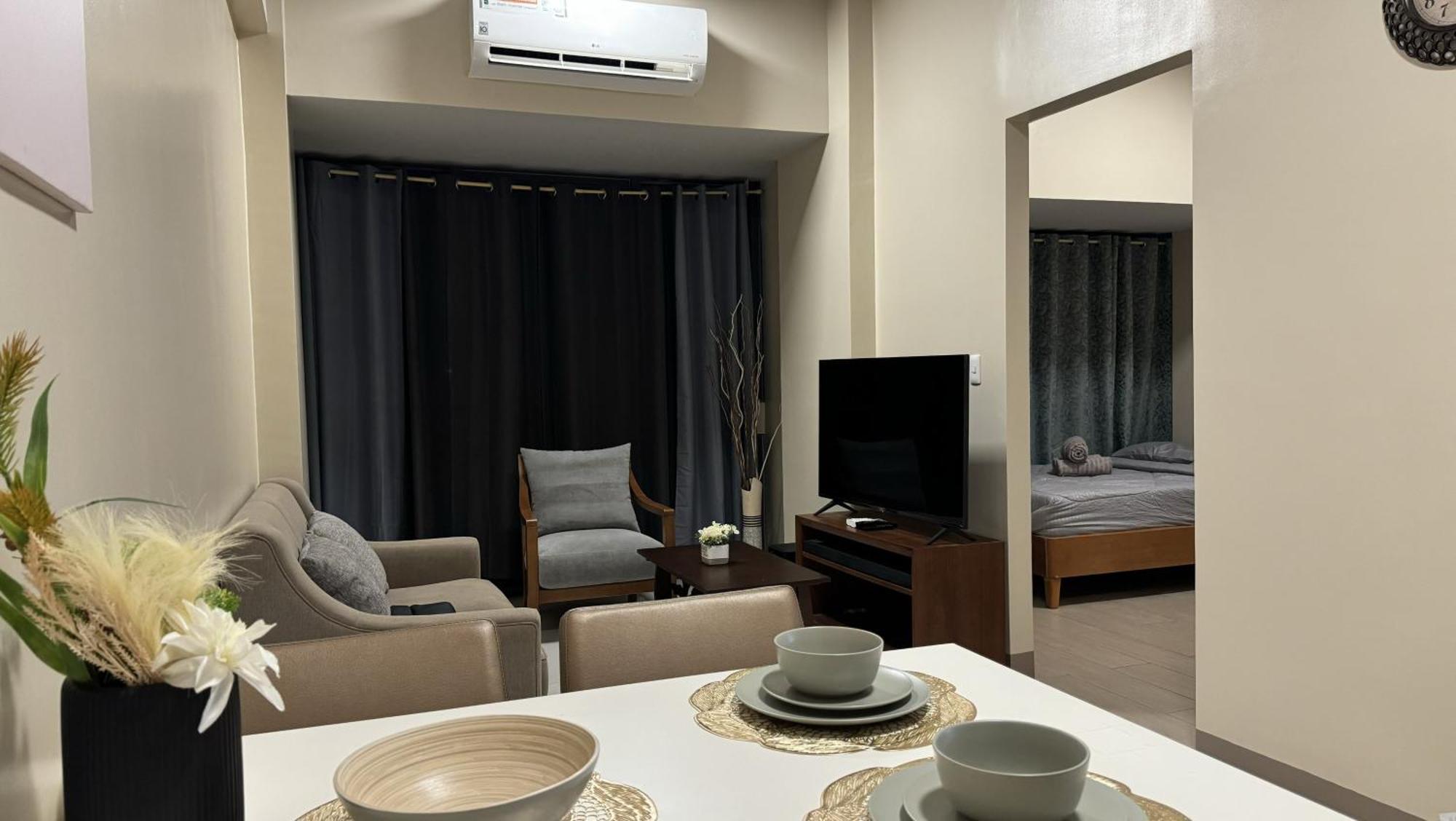 Mactan Newtown 1-bedroom Unit With Pool View And Seaview Apartment Lapu-Lapu City