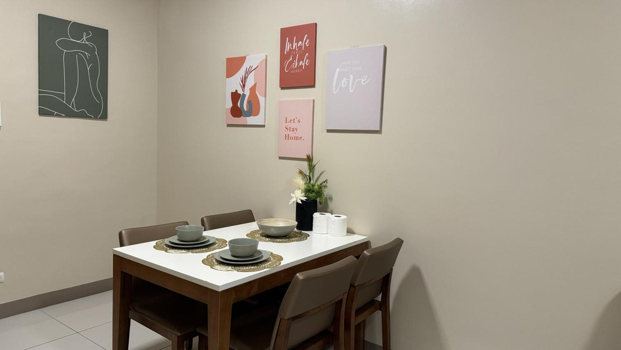 Mactan Newtown 1-bedroom Unit With Pool View And Seaview Apartment