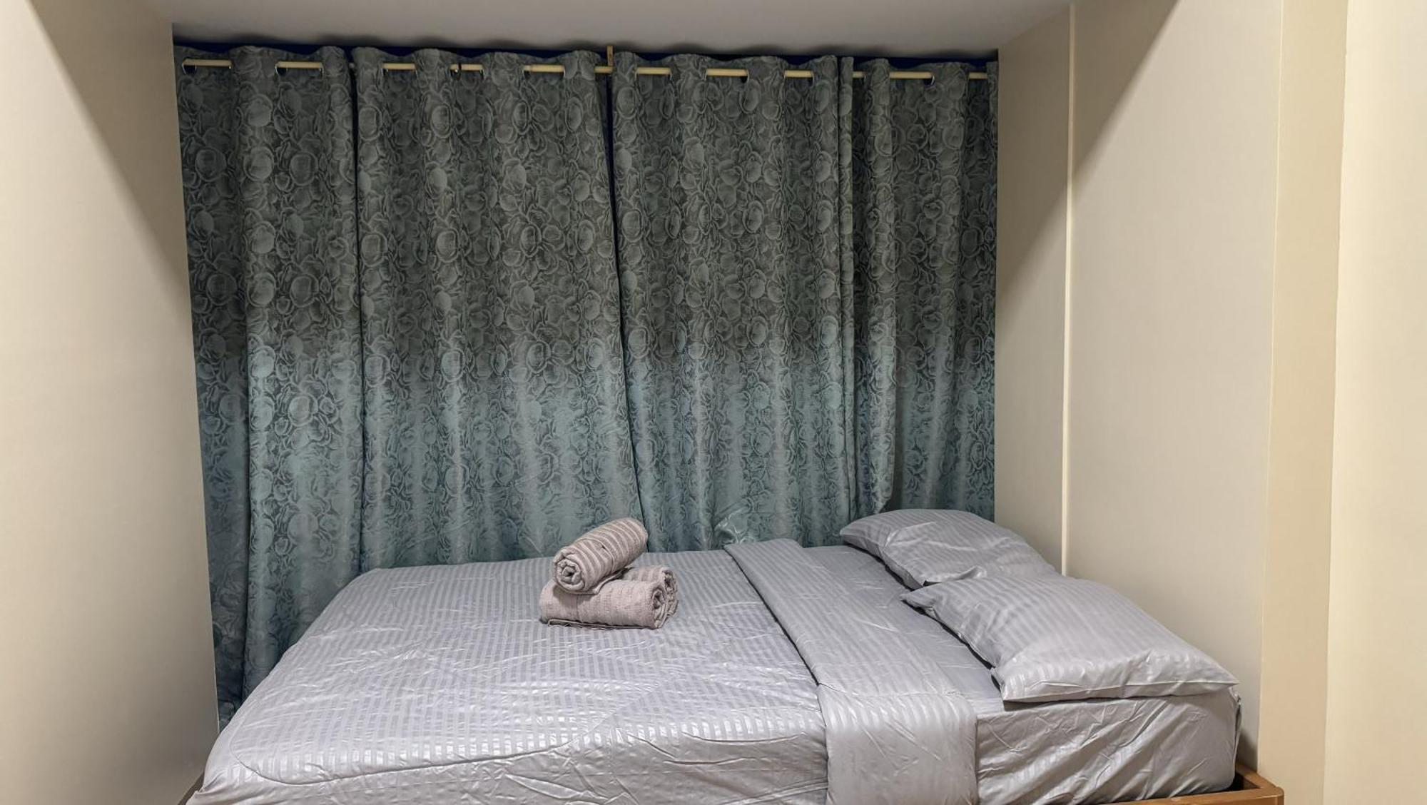 Mactan Newtown 1-bedroom Unit With Pool View And Seaview Lapu-Lapu City