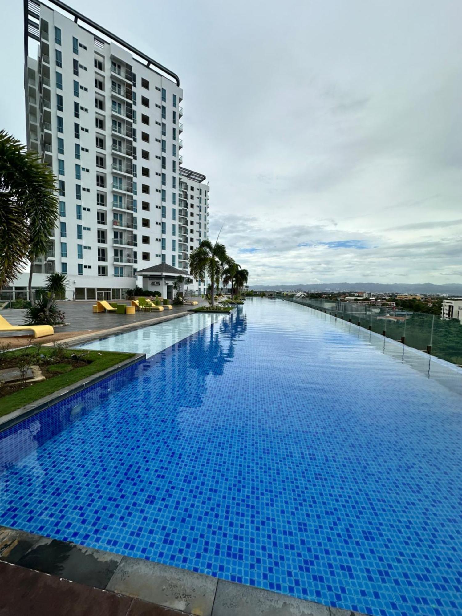 C1 -8nb With Pool Mactan Newtown Center Of Cebu Phillippines 15mins From Airport Lapu-Lapu City