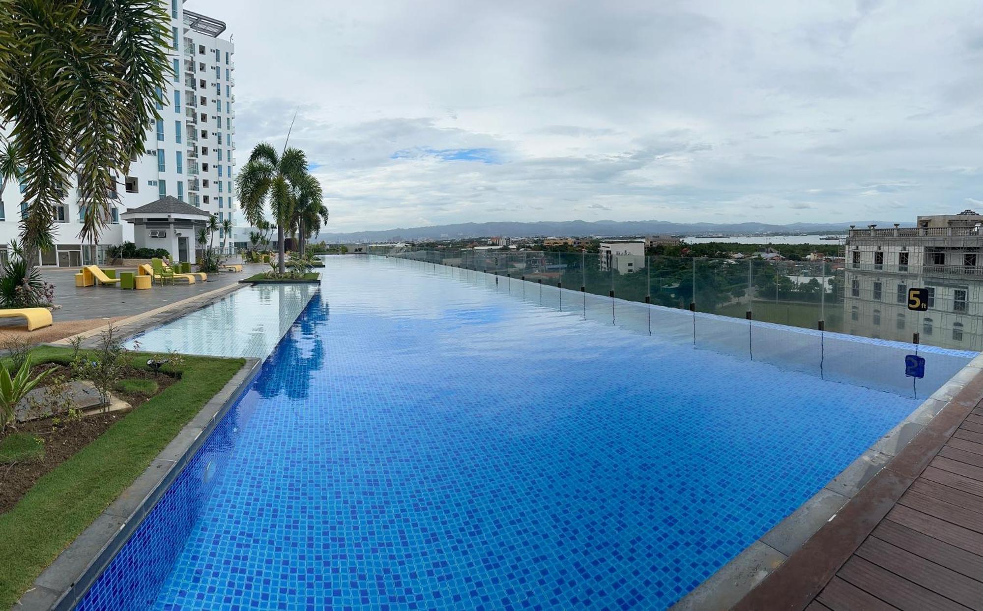 C1 -8nb With Pool Mactan Newtown Center Of Cebu Phillippines 15mins From Airport Apartment