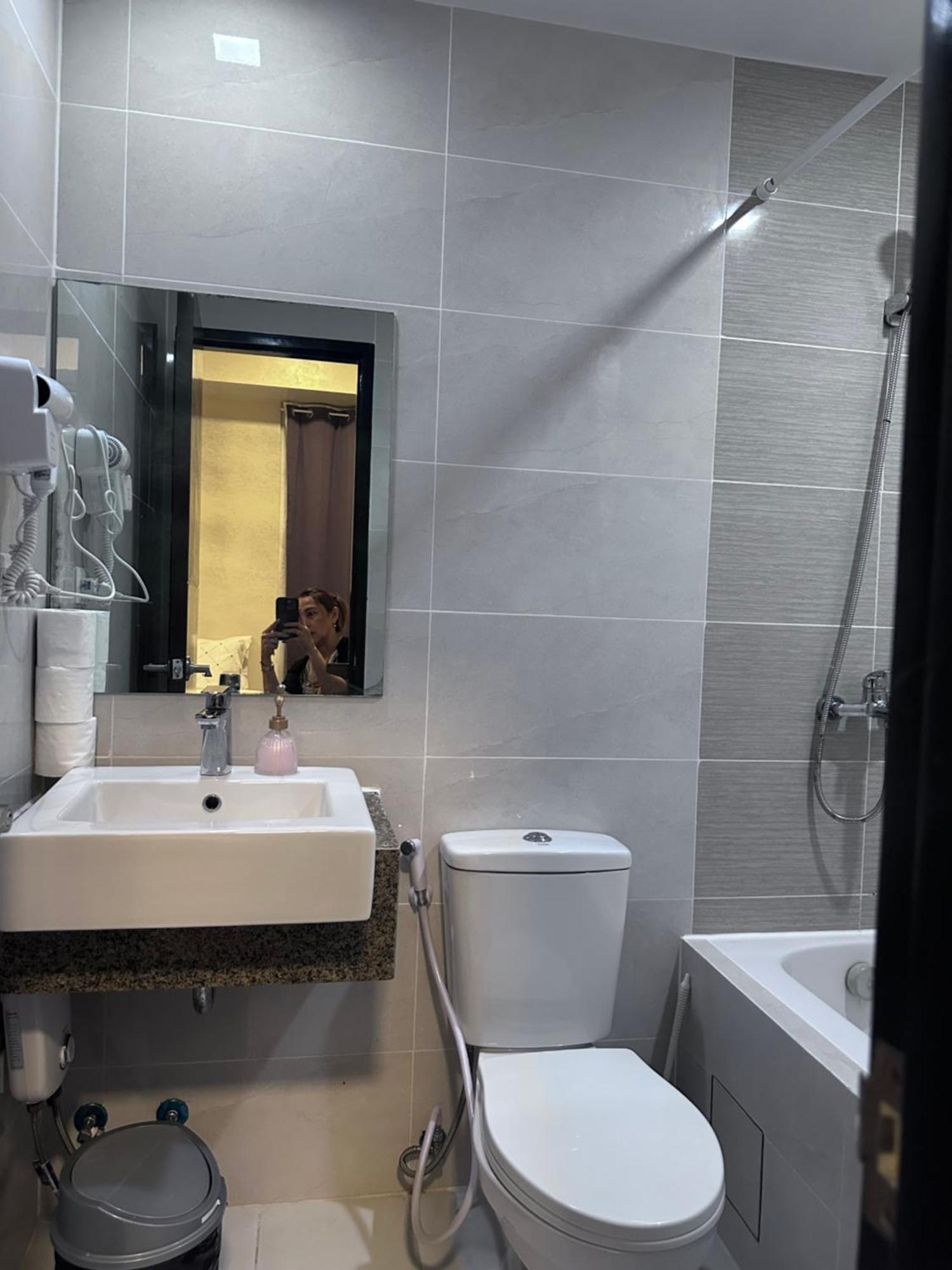 C1 -8nb With Pool Mactan Newtown Center Of Cebu Phillippines 15mins From Airport *