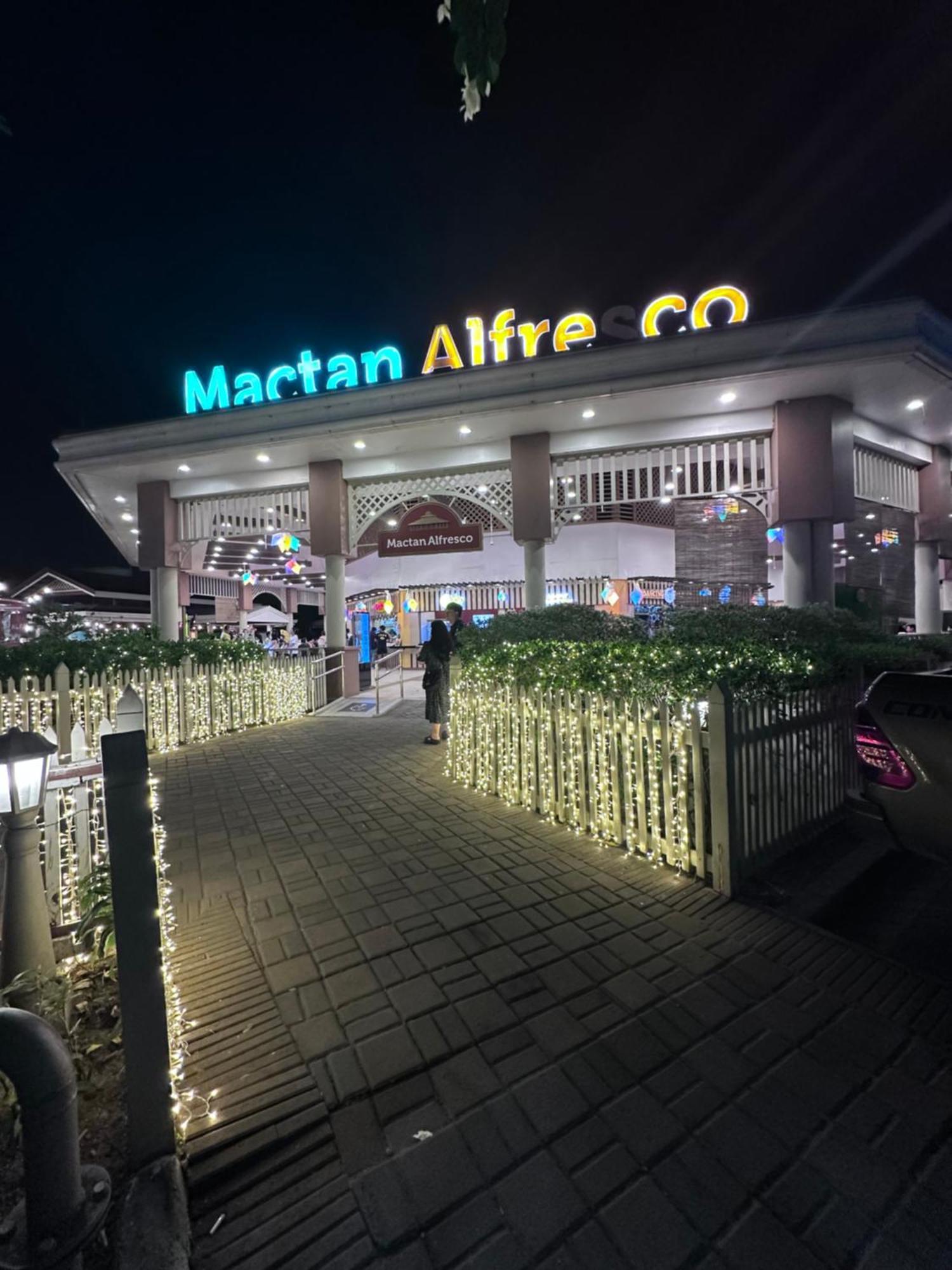 C1 -8nb With Pool Mactan Newtown Center Of Cebu Phillippines 15mins From Airport