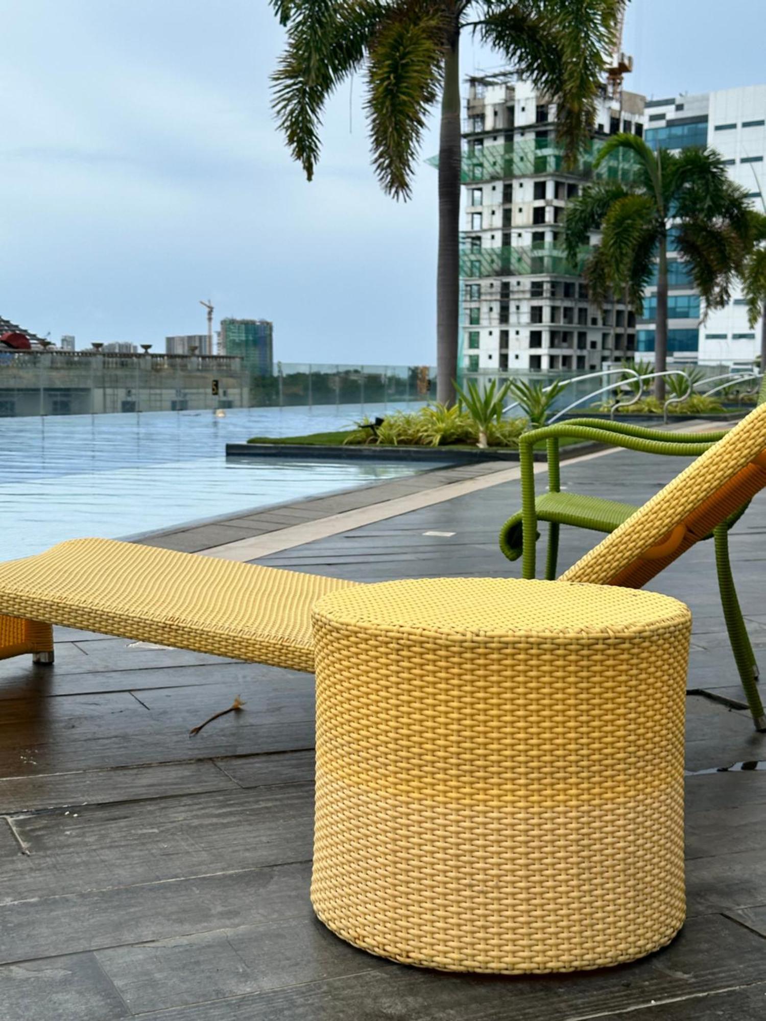 Apartment C1 -8nb With Pool Mactan Newtown Center Of Cebu Phillippines 15mins From Airport