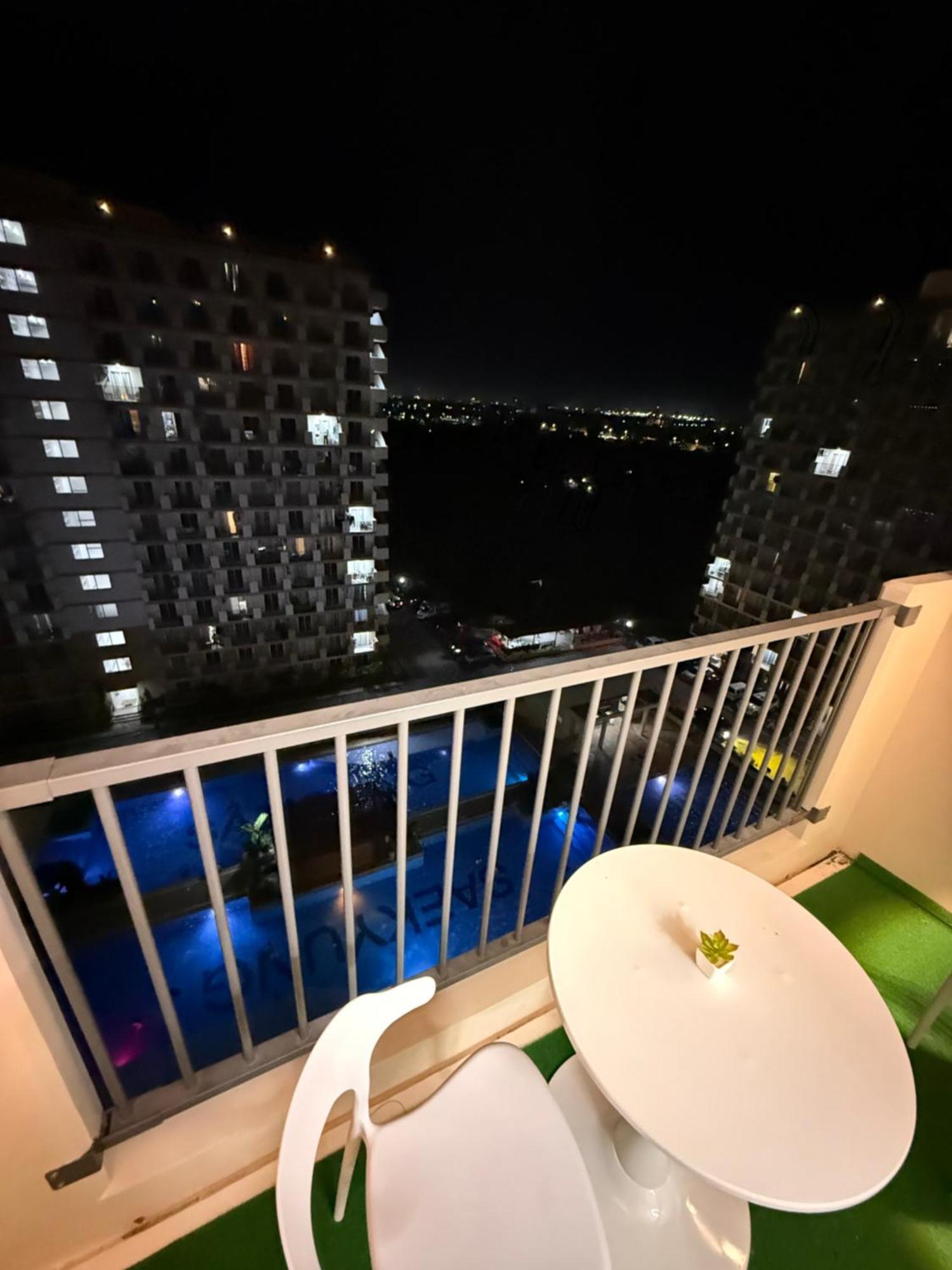 Xyz Condotel - Pool View 304 - 12flr Hotel Lapu-Lapu City
