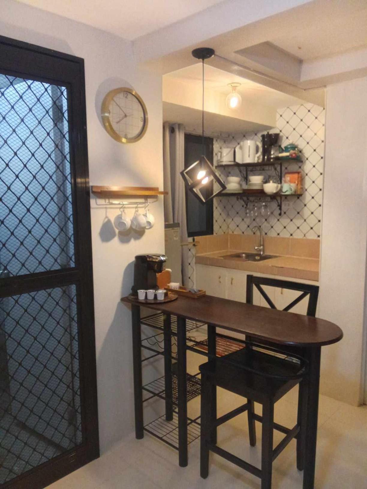 Phoenix House Apartment *