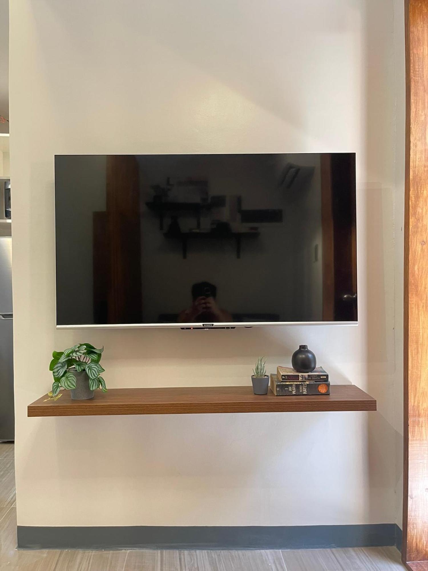 Apartment Group-friendly Stay, Minutes From The Airport