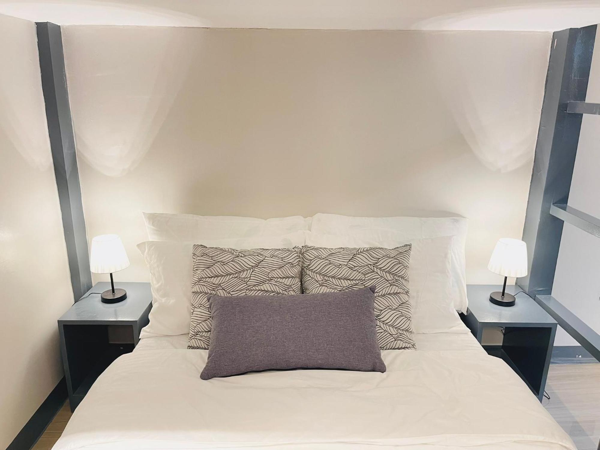 Apartment Group-friendly Stay, Minutes From The Airport