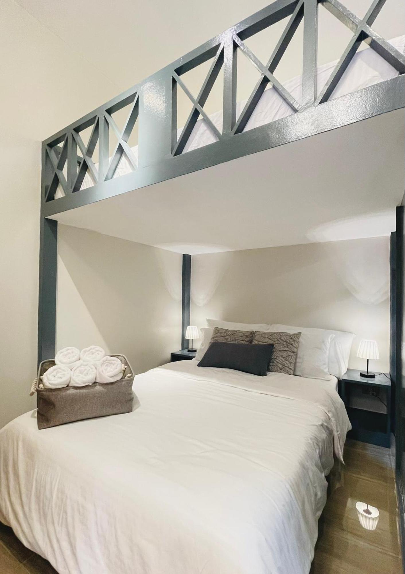 Apartment Group-friendly Stay, Minutes From The Airport