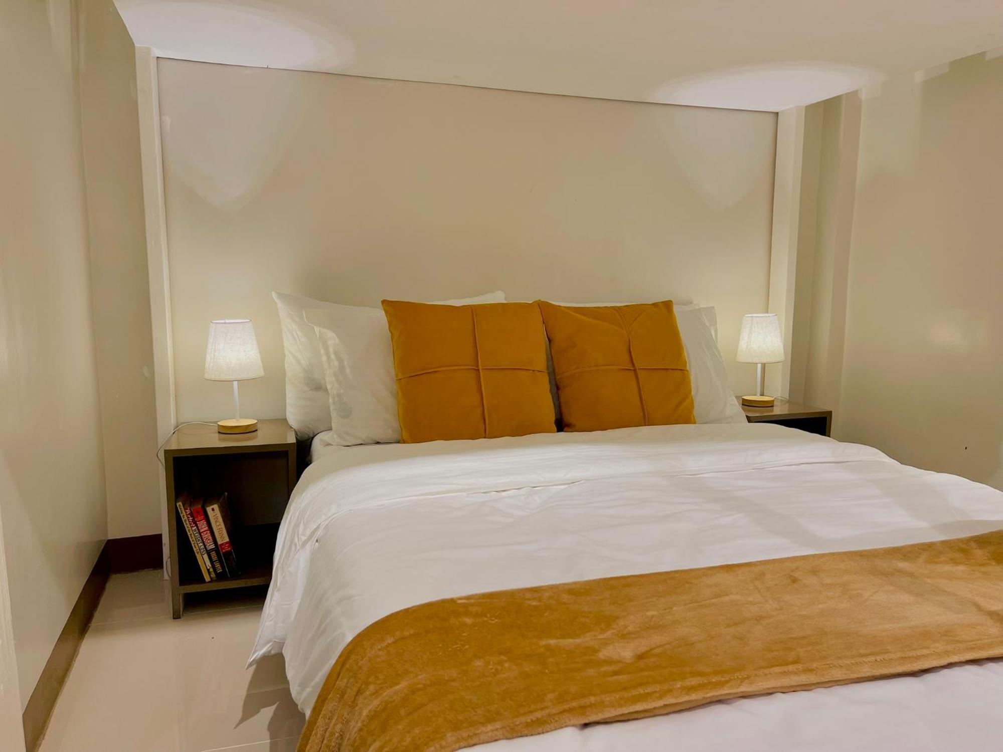 Apartment Group-friendly Stay, Minutes From The Airport *