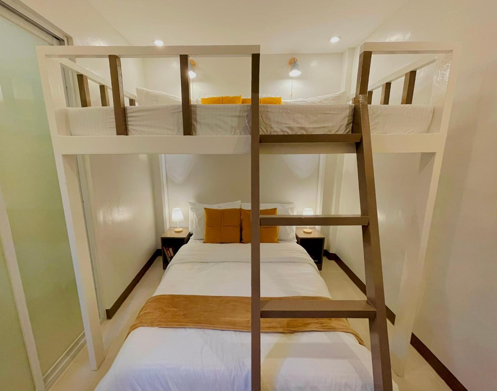 Group-friendly Stay, Minutes From The Airport * Lapu-Lapu City