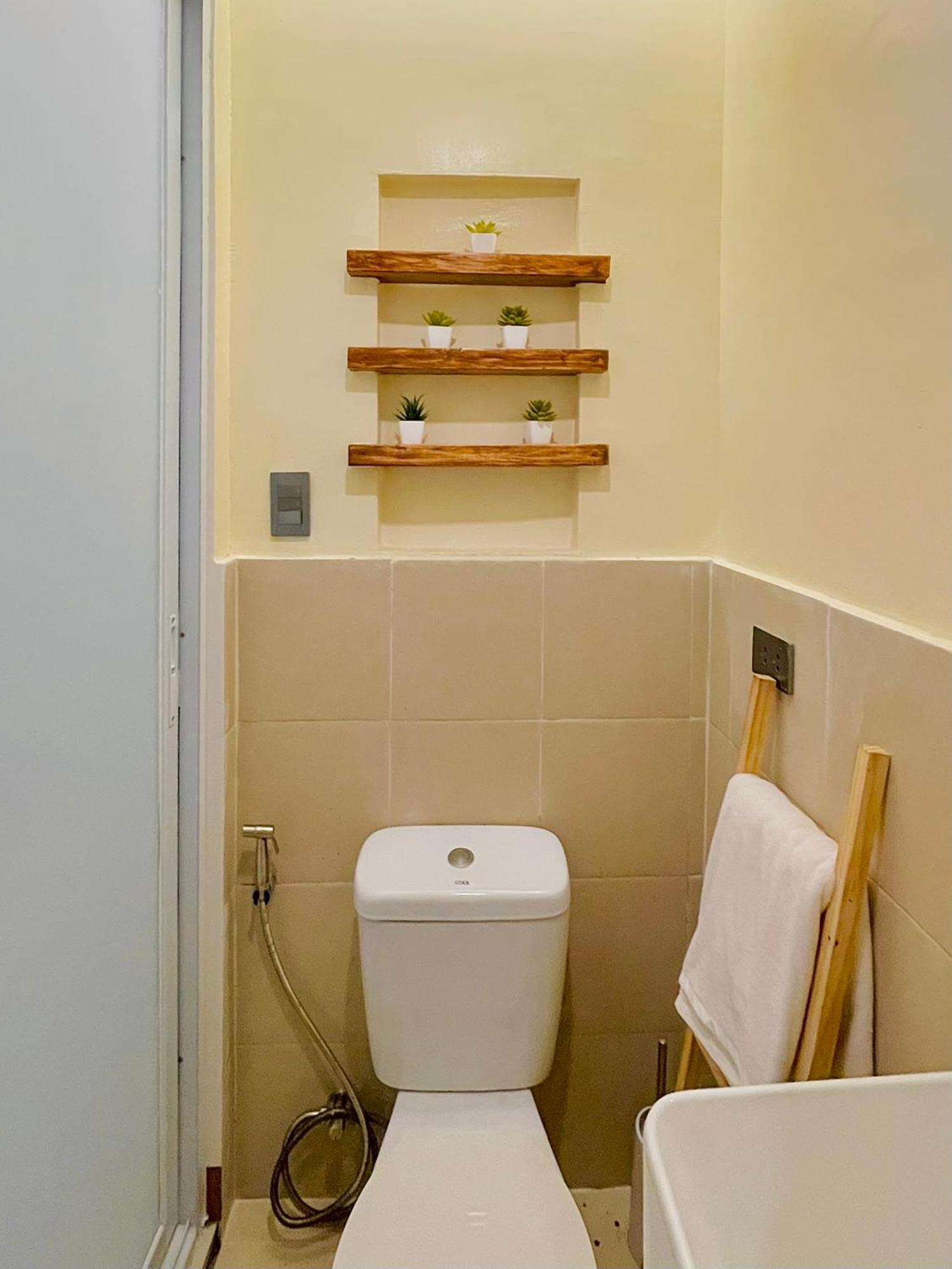 Group-friendly Stay, Minutes From The Airport