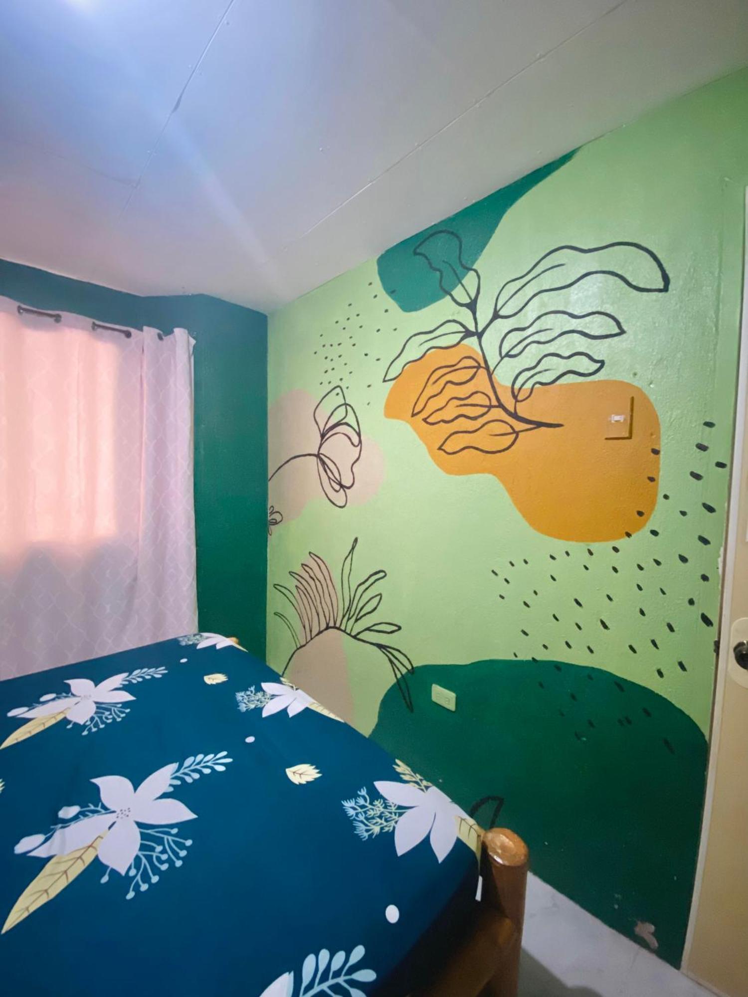 Byahero's Eskapo Hostel *