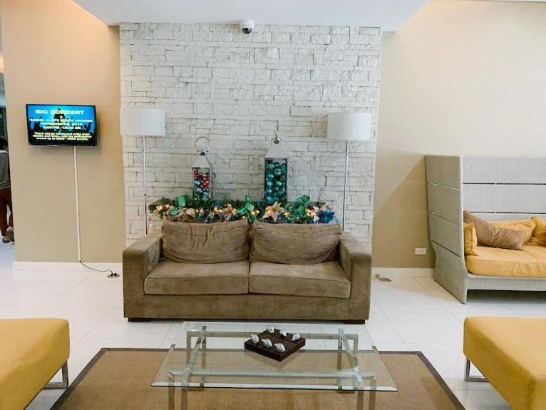Newly Renovated Cozy Desk & View In Avida It Park Apartment *