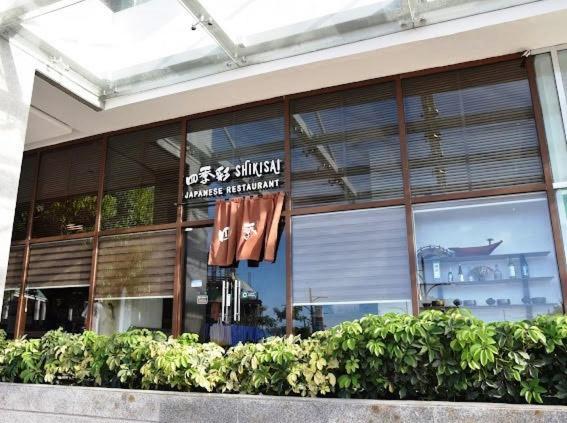 One Manchester Place 7th Floor * Punta Engano (Mactan)