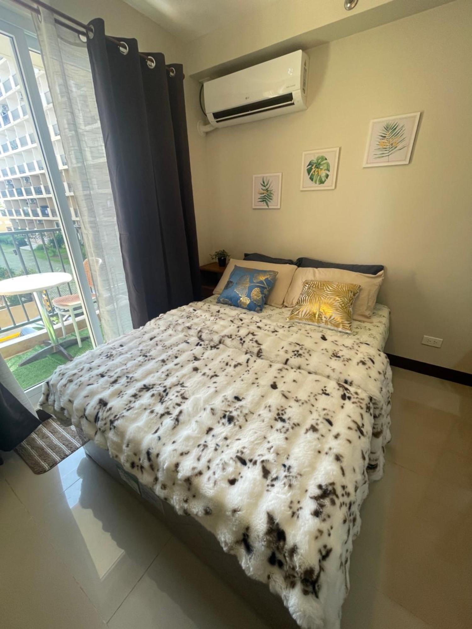Guest house Near Airport, Cclex Pool View Balcony