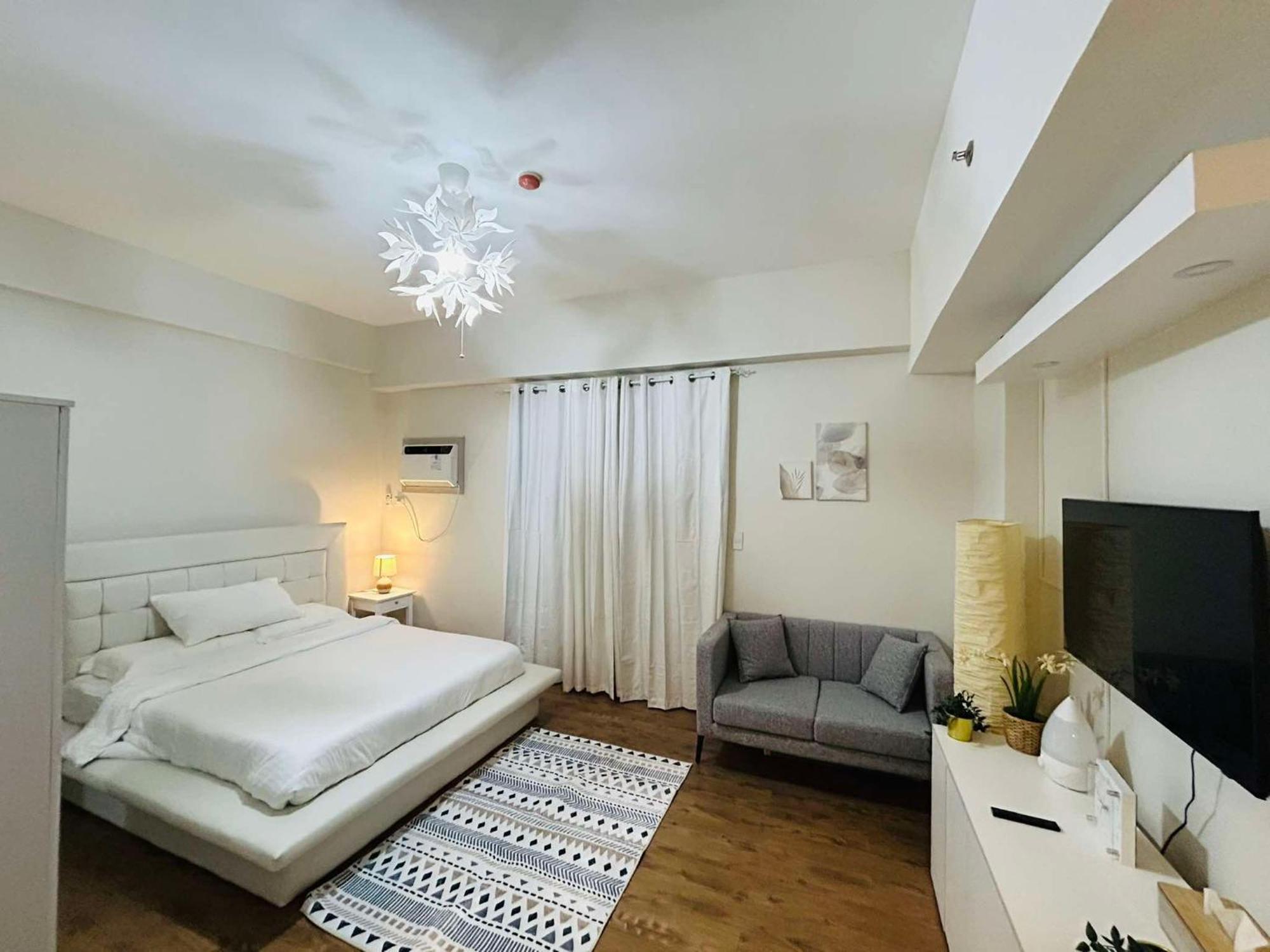 Cozy And Sunny Near To Mactan Cebu International Airport - Amani Grand & Residences Apartment