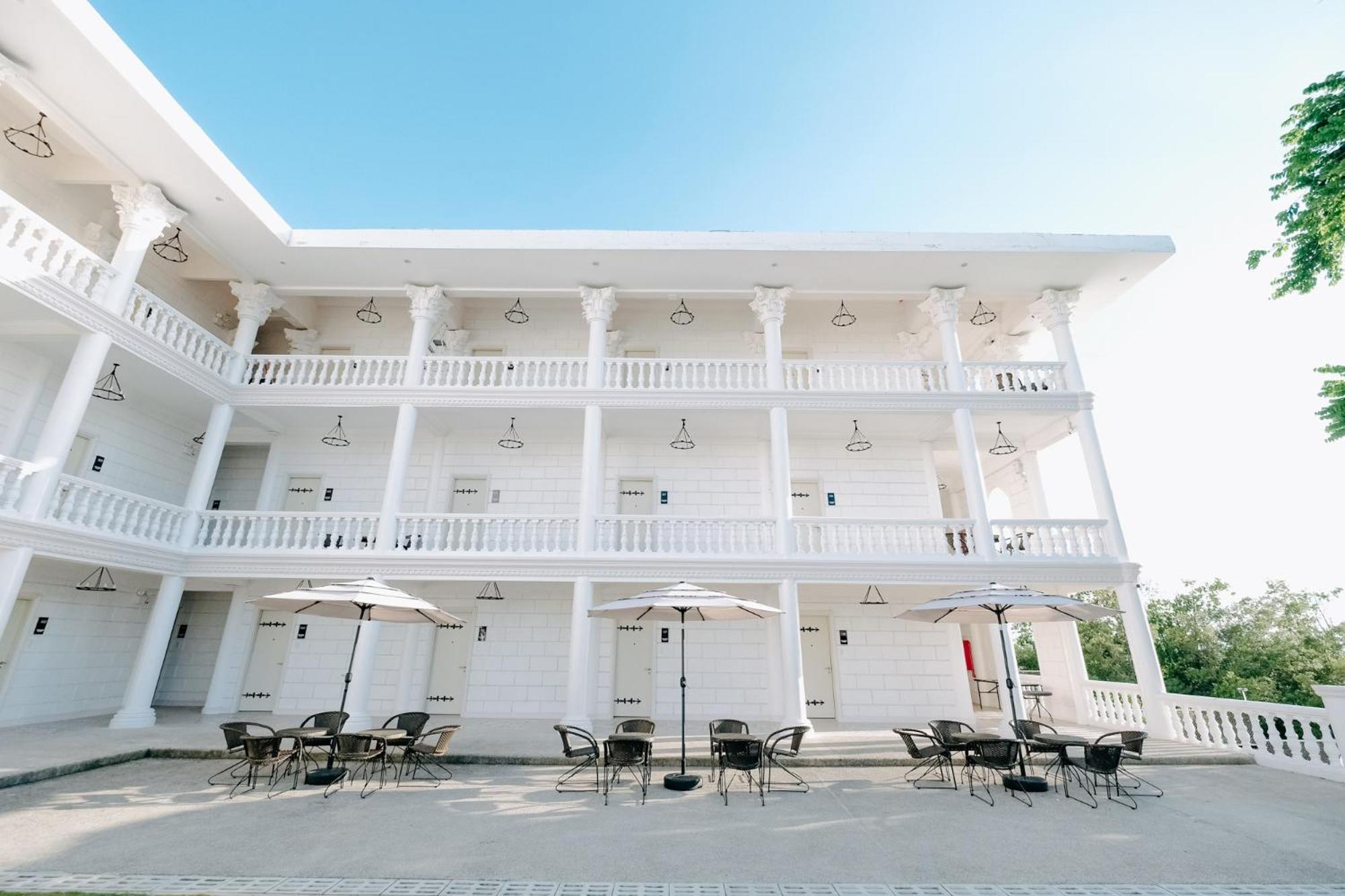 Bellissimo Minolos Resort *