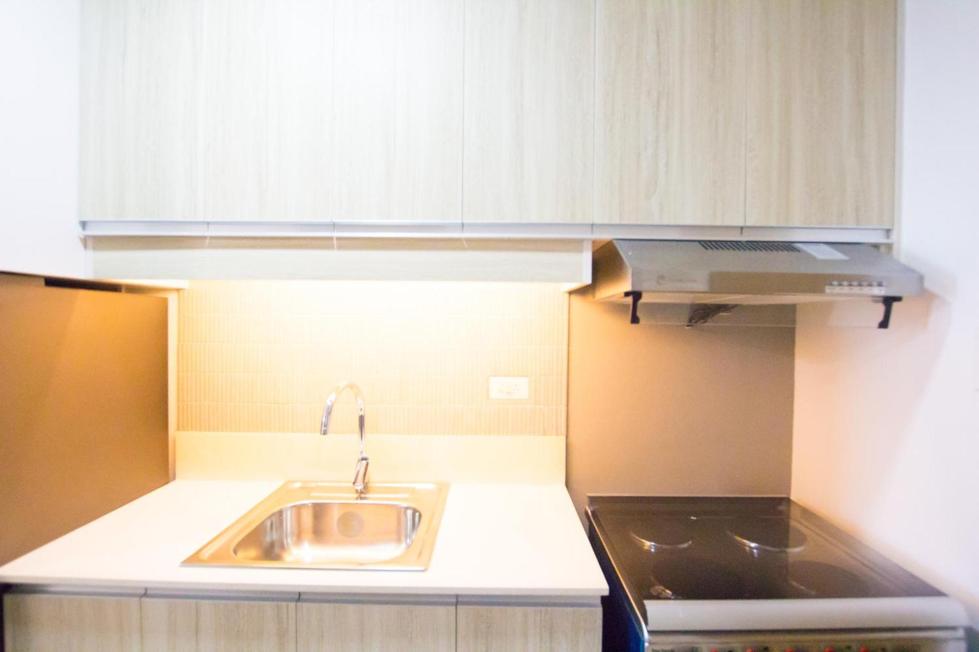 Casa - Vibrant Center Near Ayala Mall *