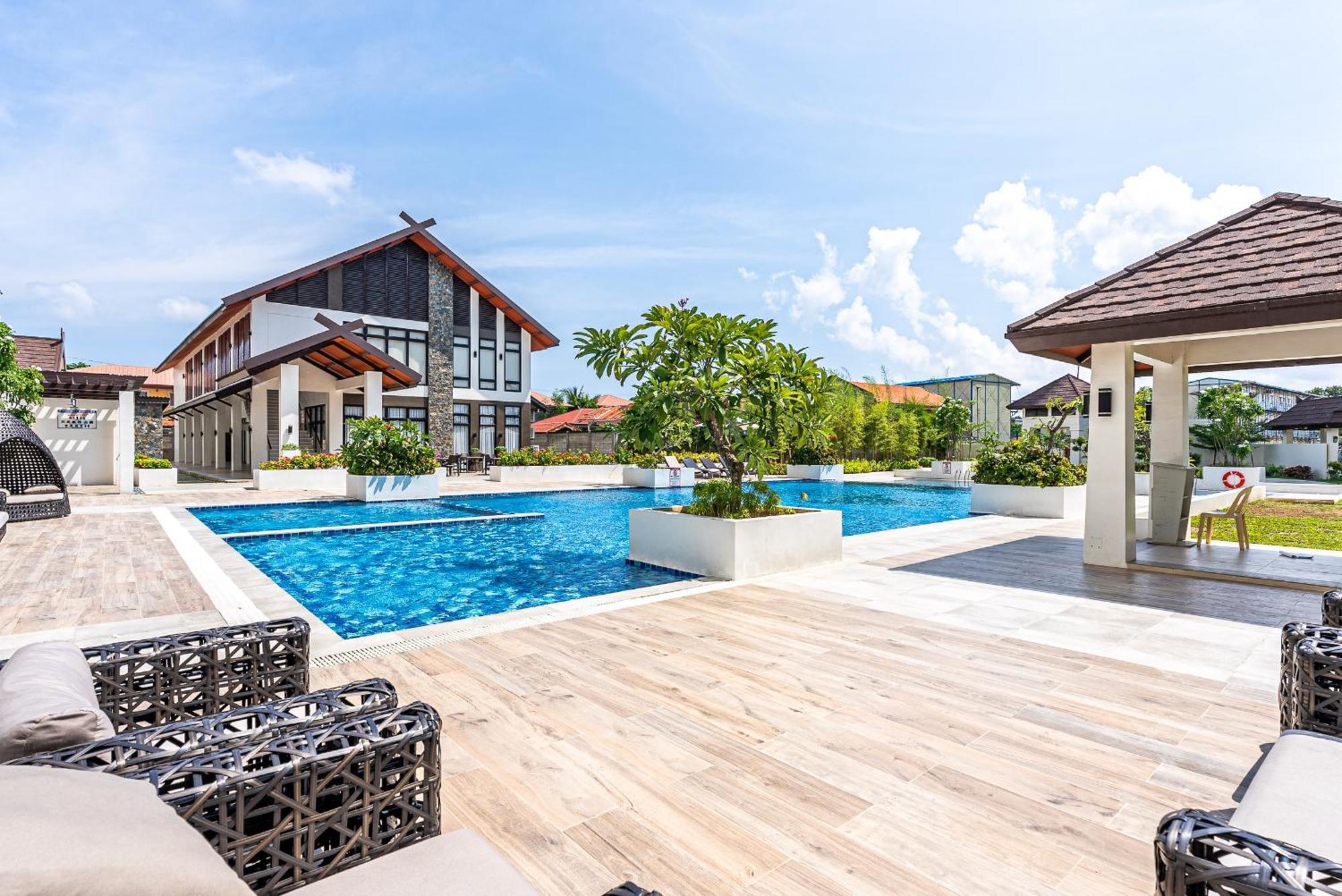Chic With Pool Near Airport-2 To 7 Guest