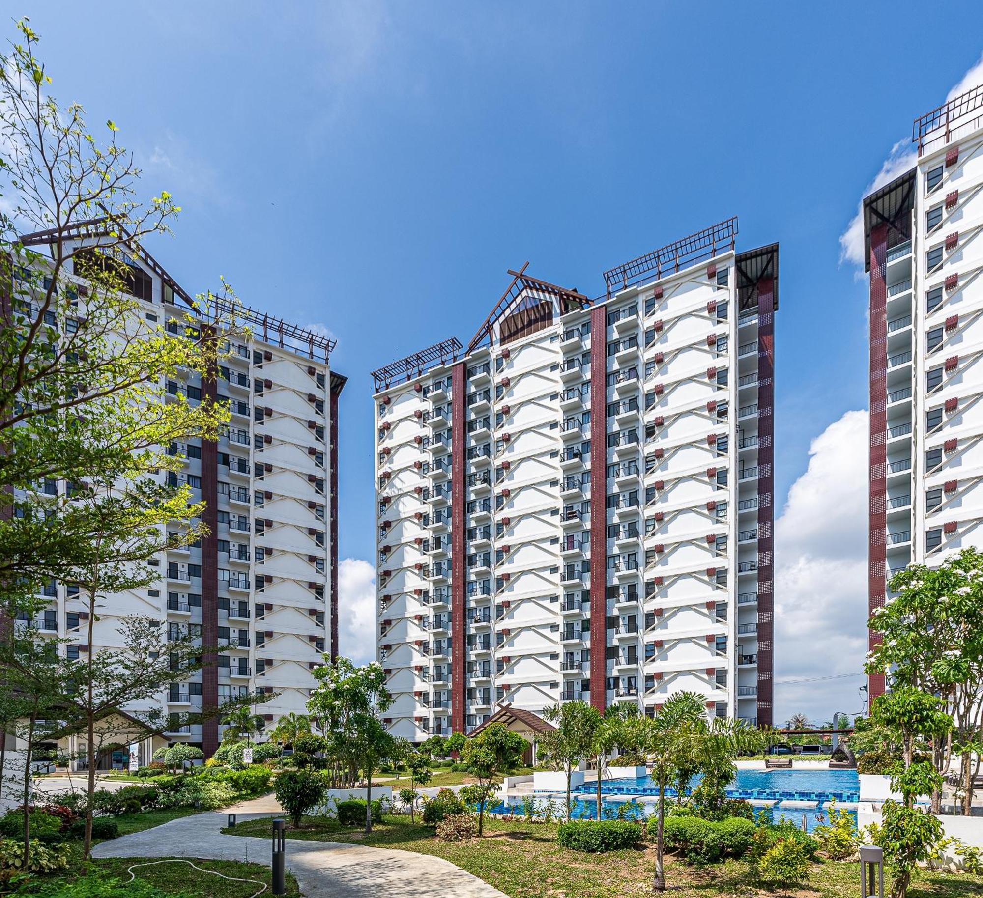 Chic With Pool Near Airport-2 To 7 Guest Apartment