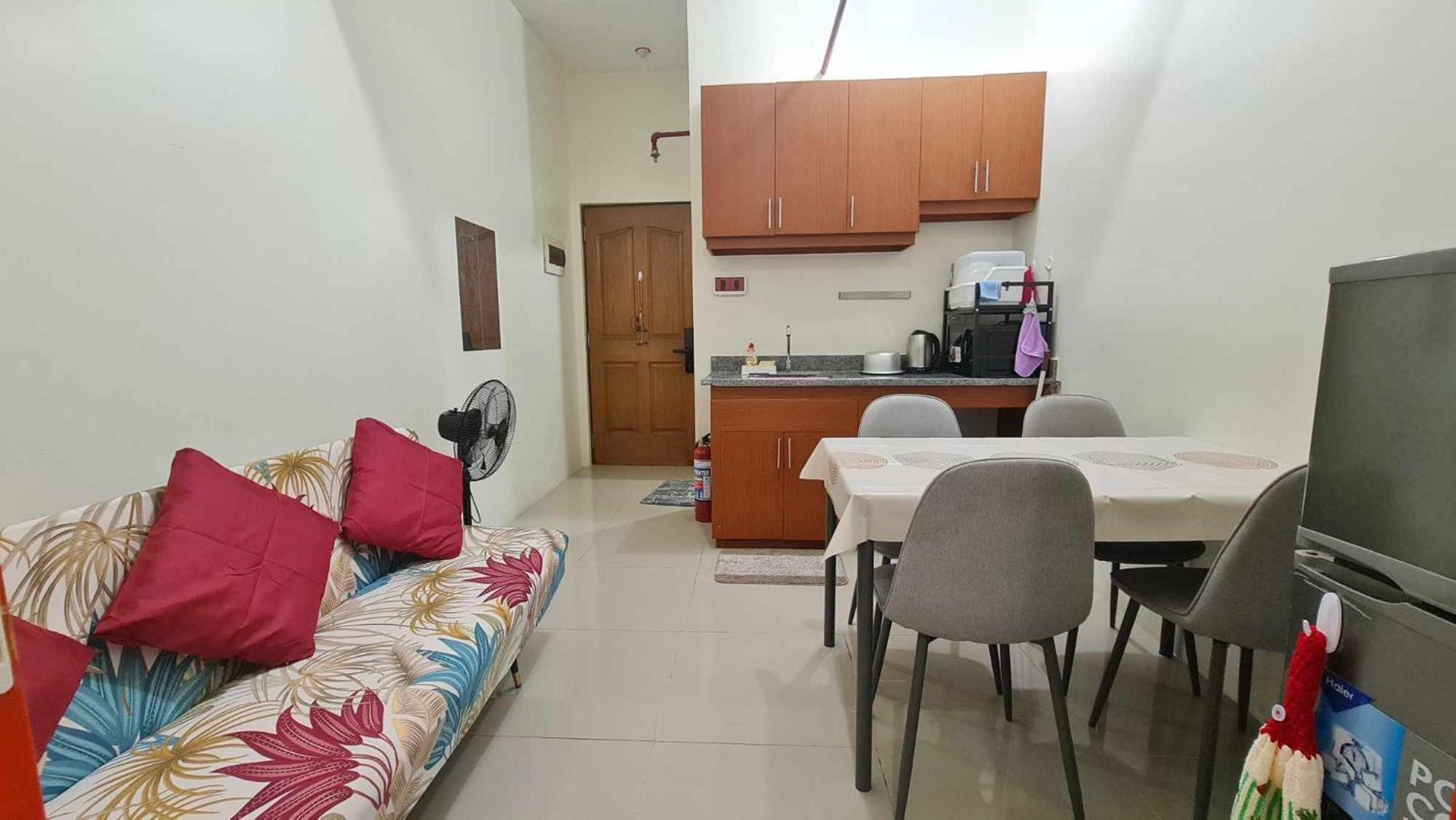 Affordable Staycation Wifi Ac Apartment Cebu