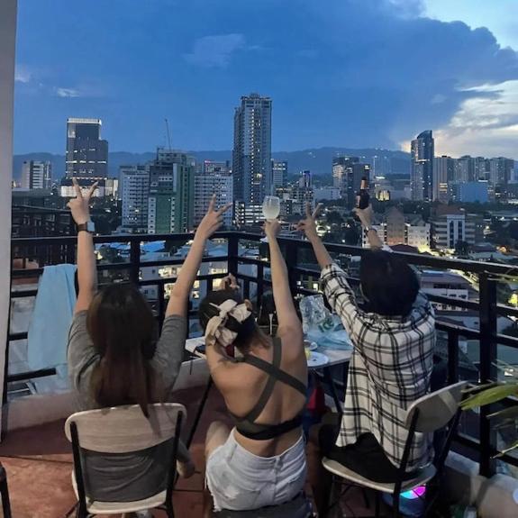 Affordable Staycation Wifi Ac Apartment Cebu
