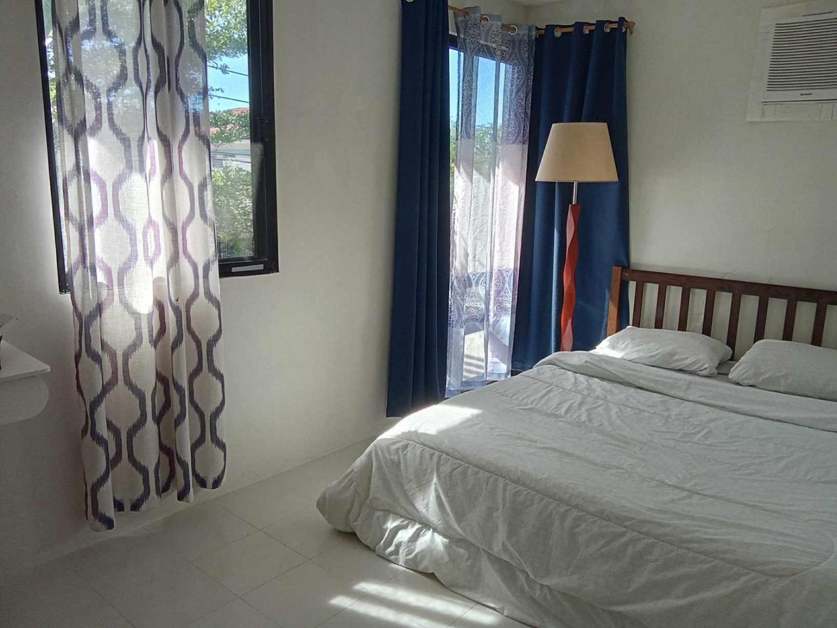 Phoenix House Apartment *