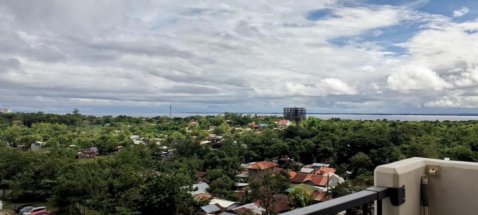 Luxury Condo-sea View- Near *