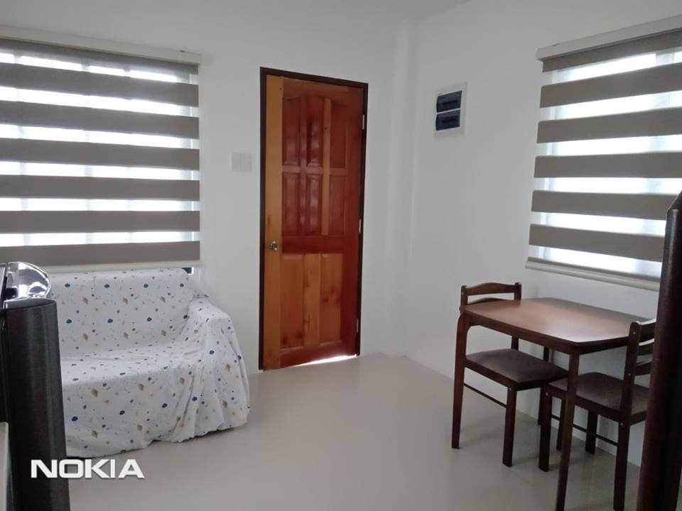 Hostel Grae's Apartelle *