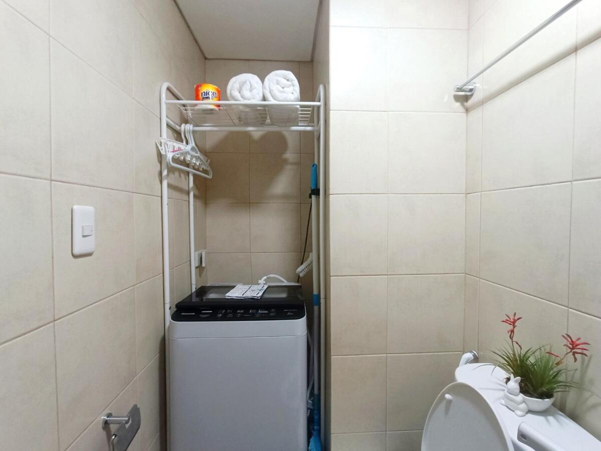 Modern Cozy 1 Bedroom Unit In With Netflix And Wifi *