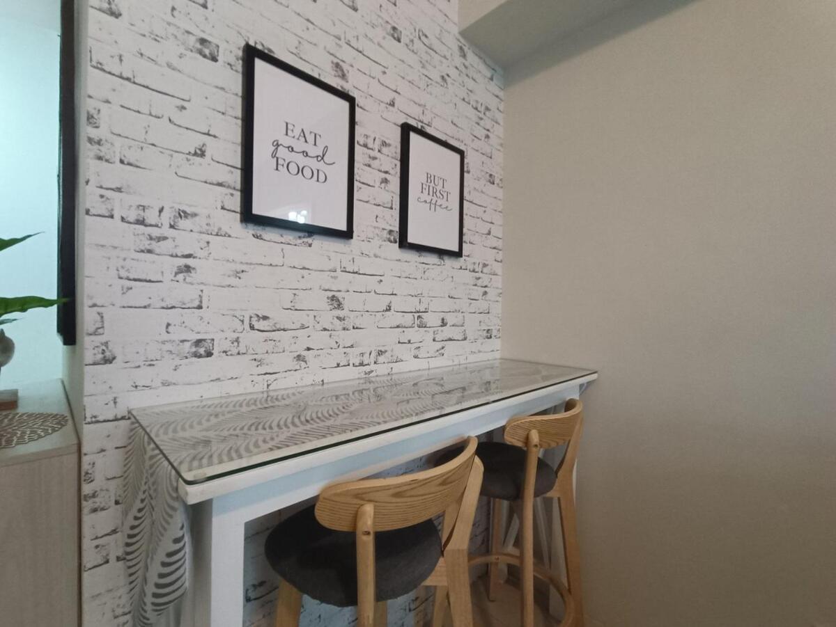 Modern Cozy 1 Bedroom Unit In With Netflix And Wifi Cebu