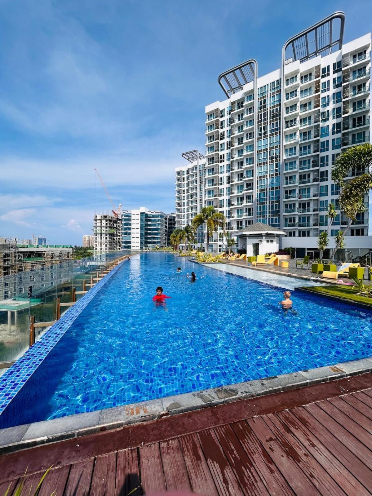 Two 2 Bedroom In Mactan Newtown Cebu Apartment *