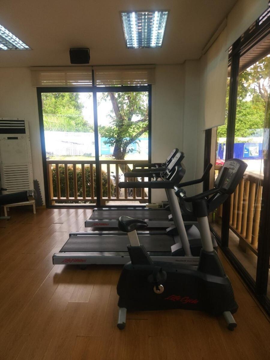 Apartment One Oasis 2 And 1 Living Near It Park Next To Golf Course *