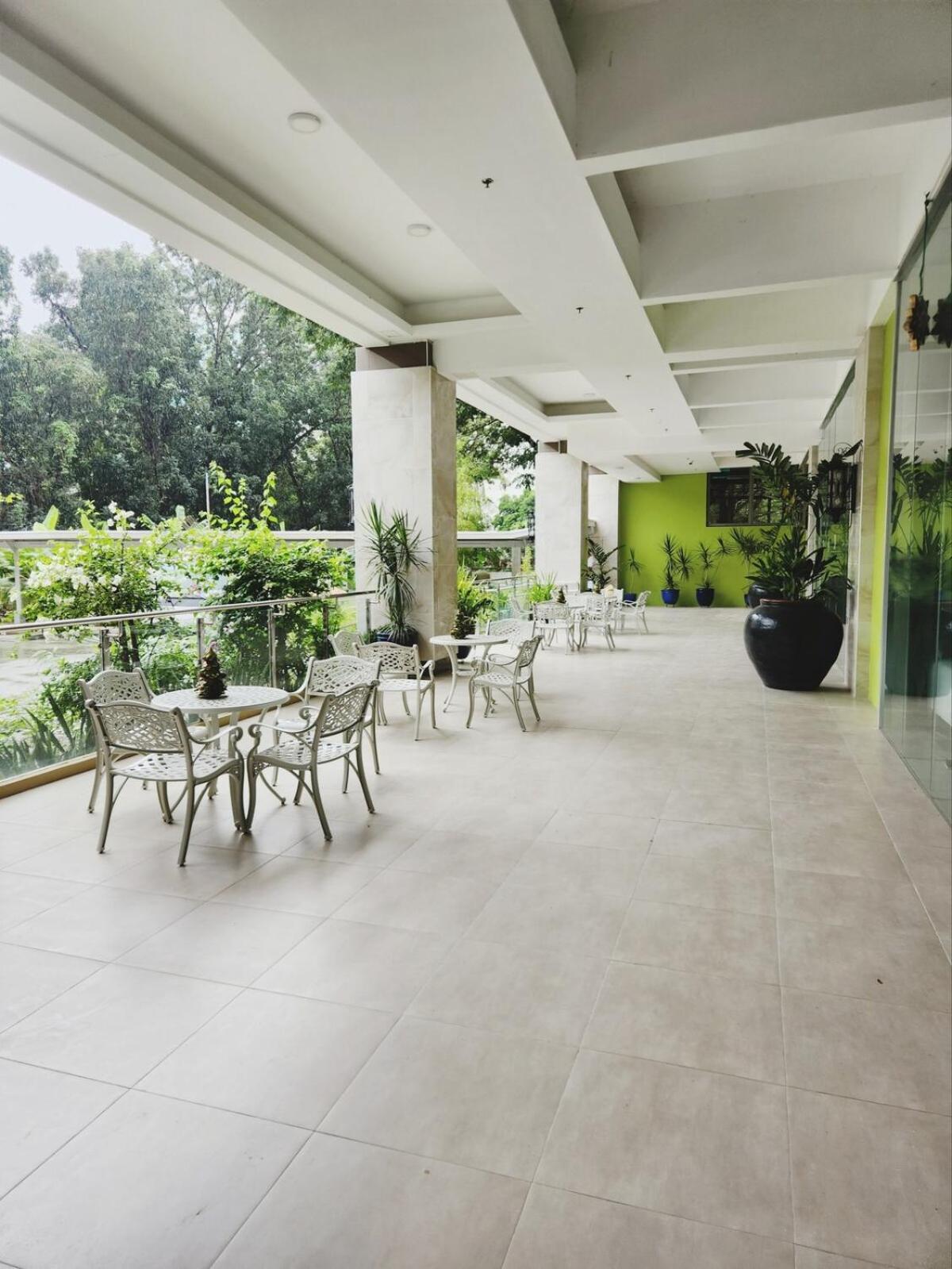 It Park Tree Wood New Furniture Water Front Casino 5m 1224 Apartment Cebu