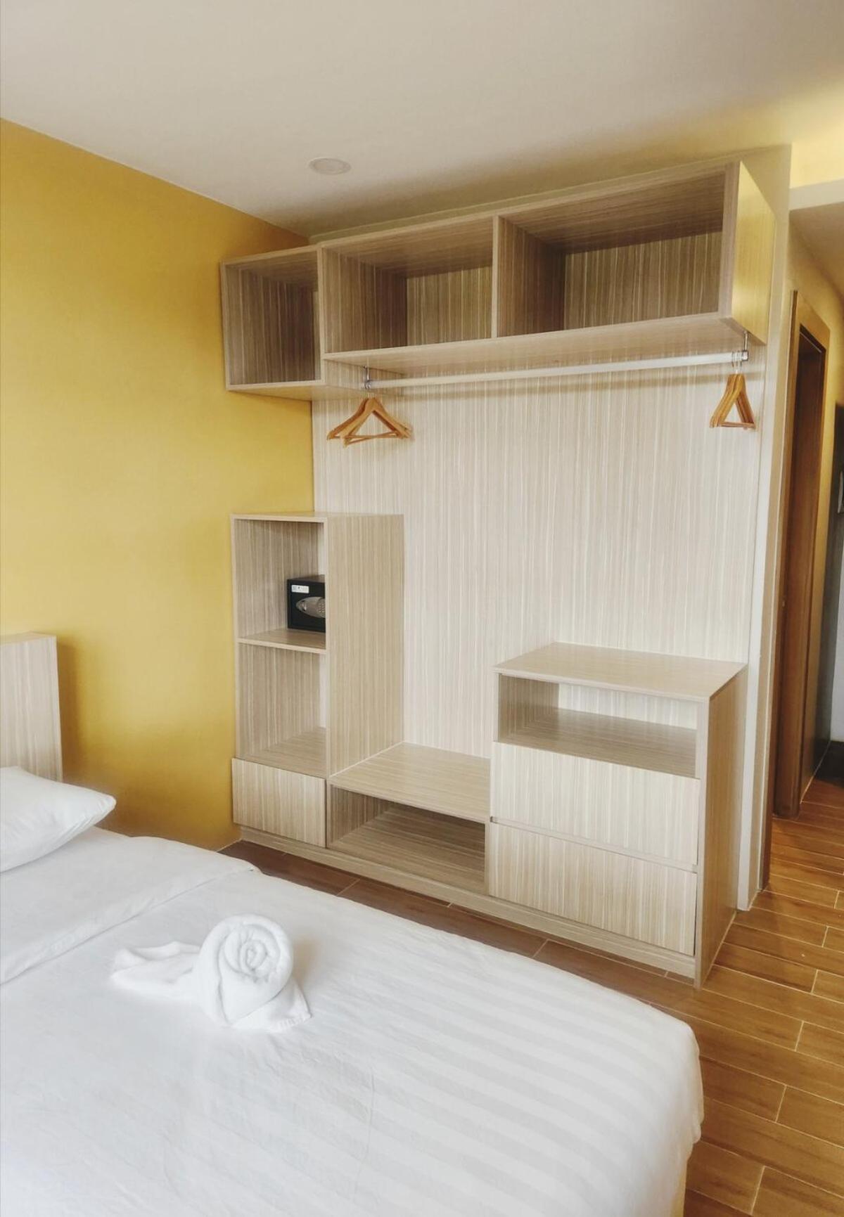 It Park Tree Wood New Furniture Water Front Casino 5m 1224 Apartment *