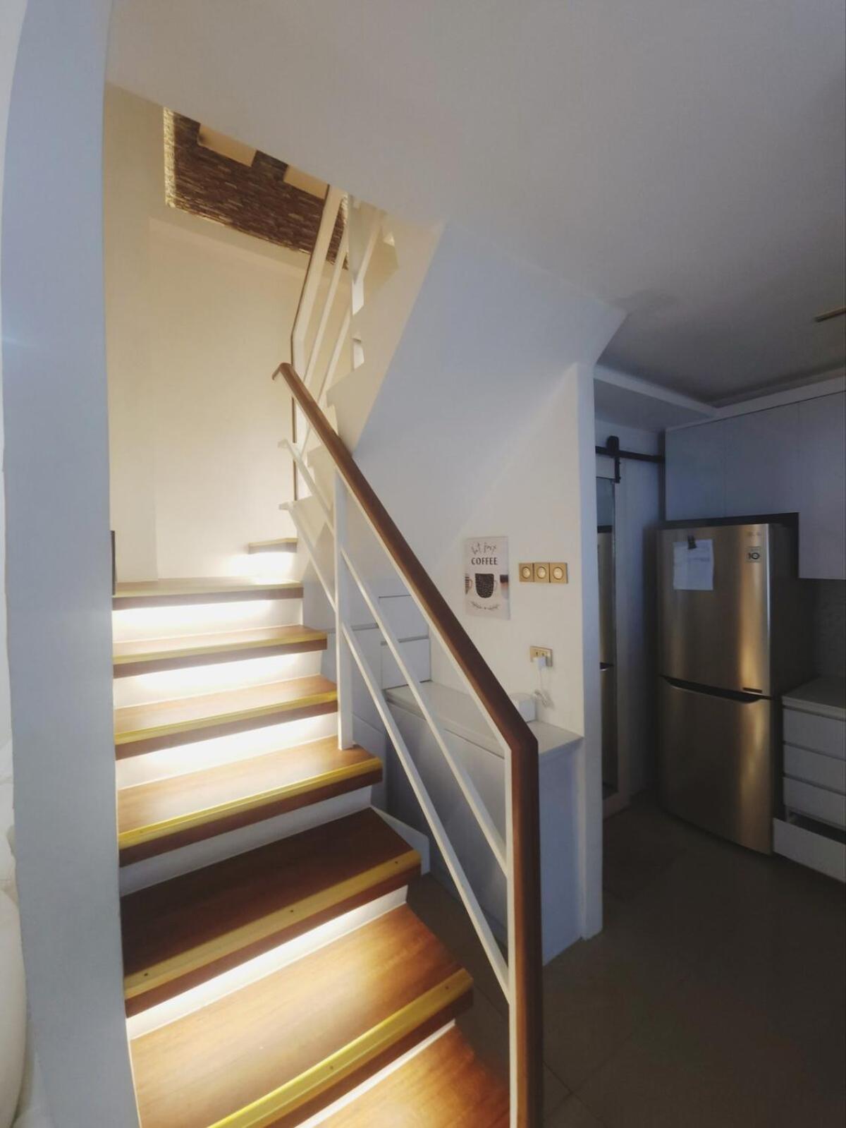 Bahay bakasyunan Movie Screen& 4rooms Private House Near J Park Cebu