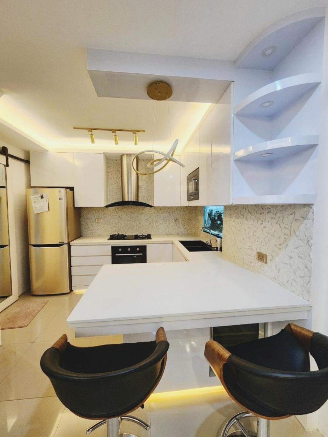 Movie Screen& 4rooms Private House Near J Park Cebu