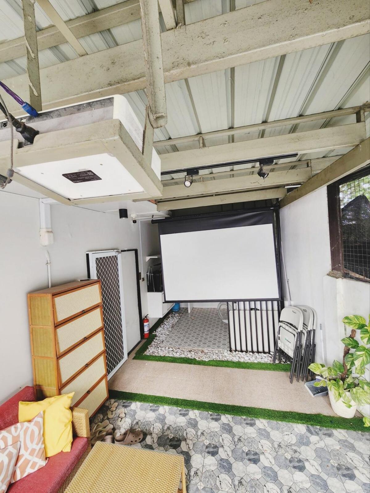 Bahay bakasyunan Movie Screen& 4rooms Private House Near J Park *
