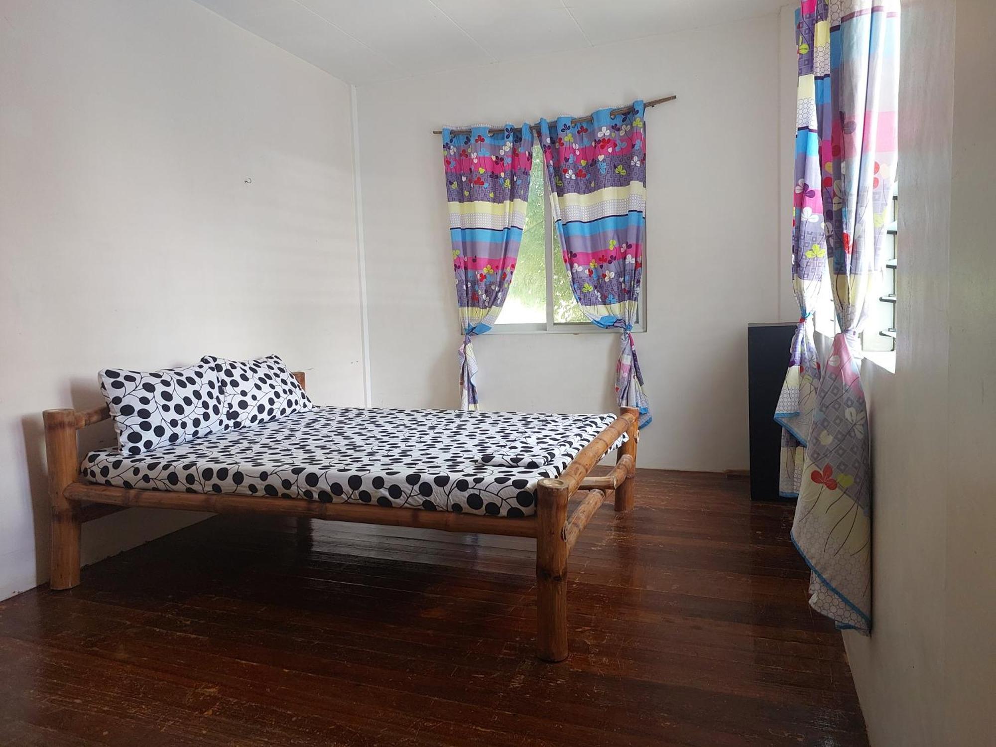 Stevrena Guest house Santa Fe (Cebu)